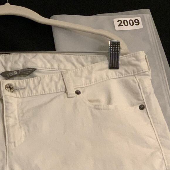 The North Face Womens Pants White Size 14 Tapered Leg Longer Inseam Some Stretch - Picture 12 of 12